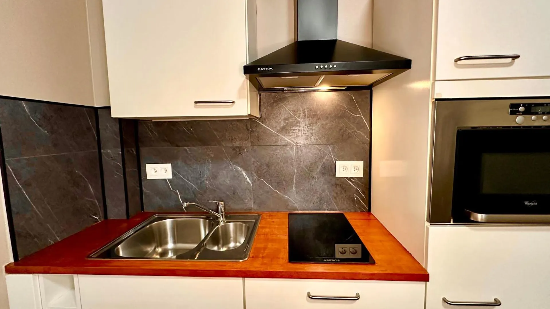 Luxury Suites Castel By Rikas Hotels Antwerp