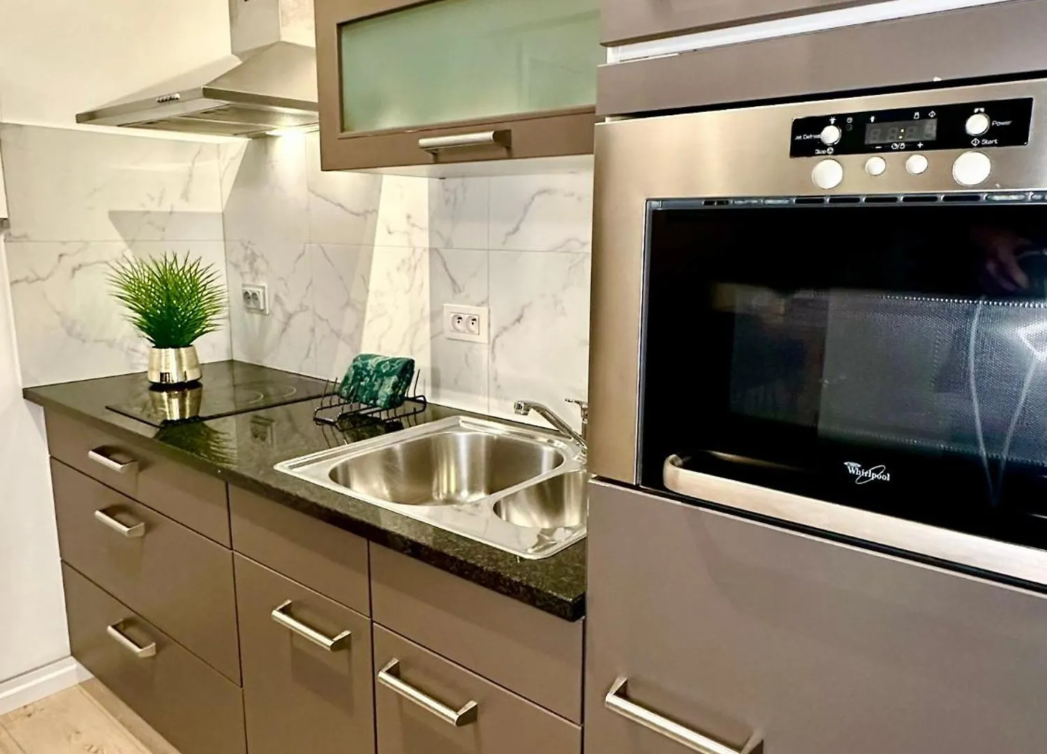 Luxury Suites Castel By Rikas Hotels Antwerp Apartment